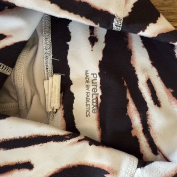 Small Pureluxe Fabletics Zebra Leggings - Picture 2 of 3